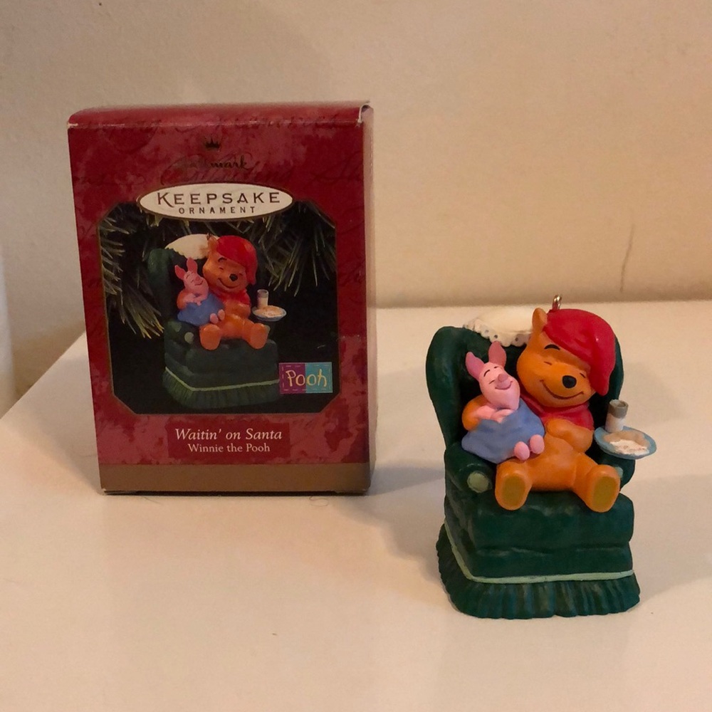 Hallmark Keepsake Ornament Winnie the Pooh “Waitin’ on Santa